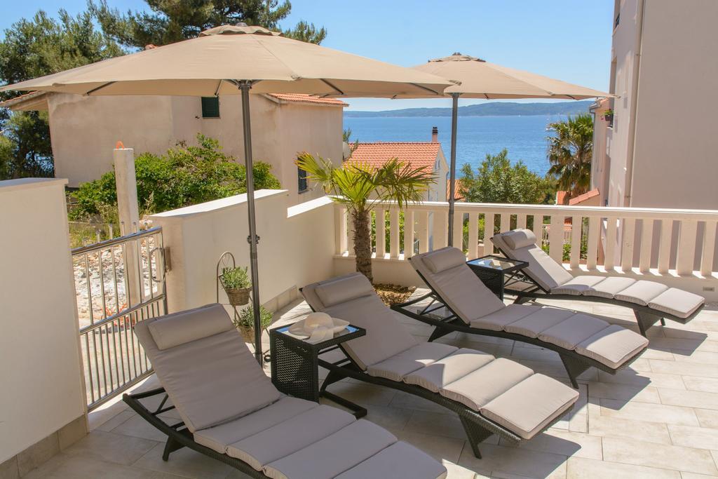 Apartments Villa Atlantis Trogir Bagian luar foto