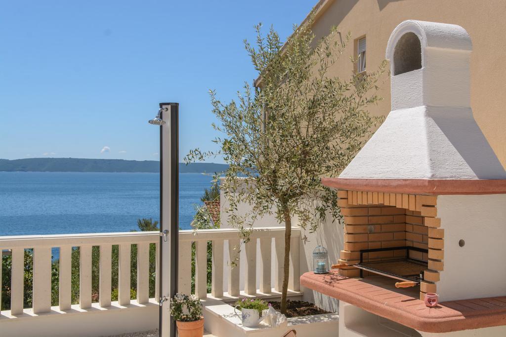 Apartments Villa Atlantis Trogir Bagian luar foto