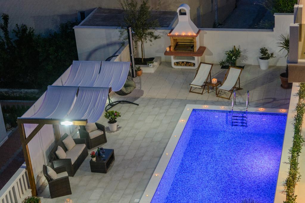Apartments Villa Atlantis Trogir Bagian luar foto