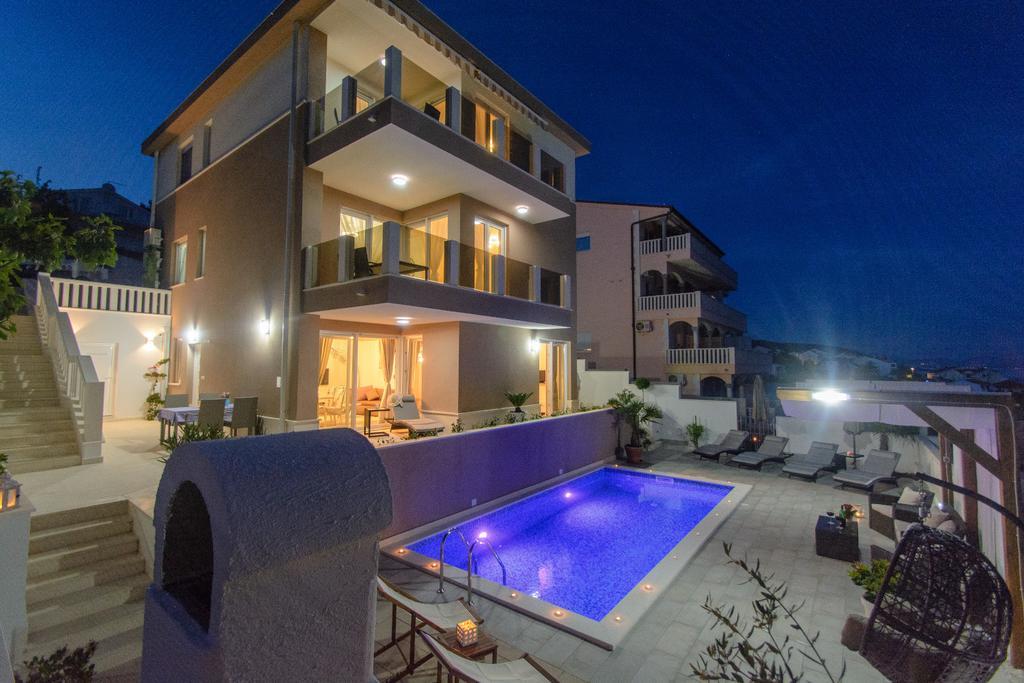Apartments Villa Atlantis Trogir Bagian luar foto