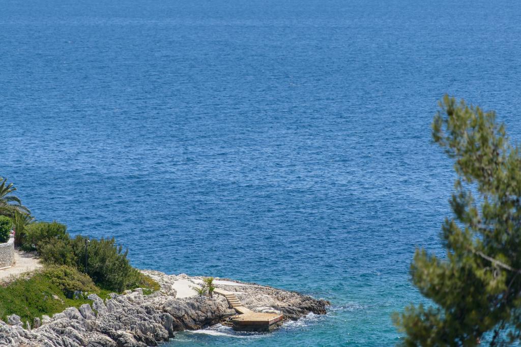 Apartments Villa Atlantis Trogir Bagian luar foto