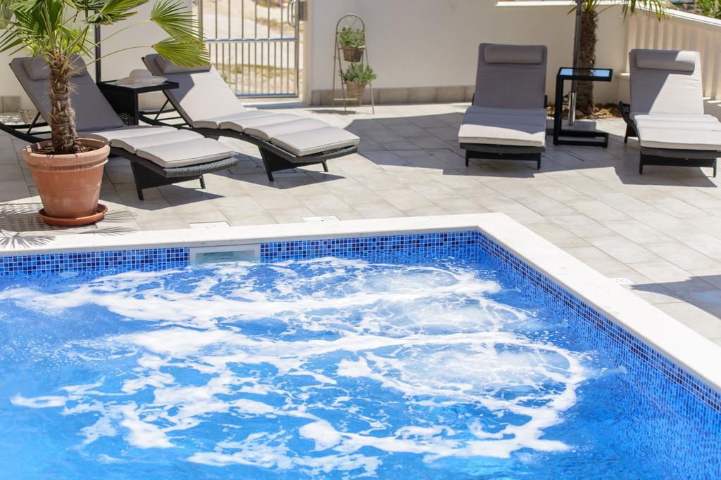 Apartments Villa Atlantis Trogir Bagian luar foto