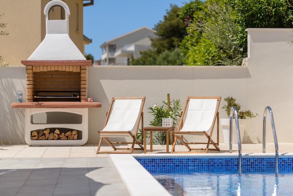 Apartments Villa Atlantis Trogir Bagian luar foto