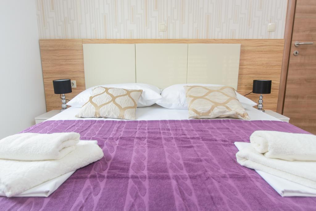 Apartments Villa Atlantis Trogir Bagian luar foto