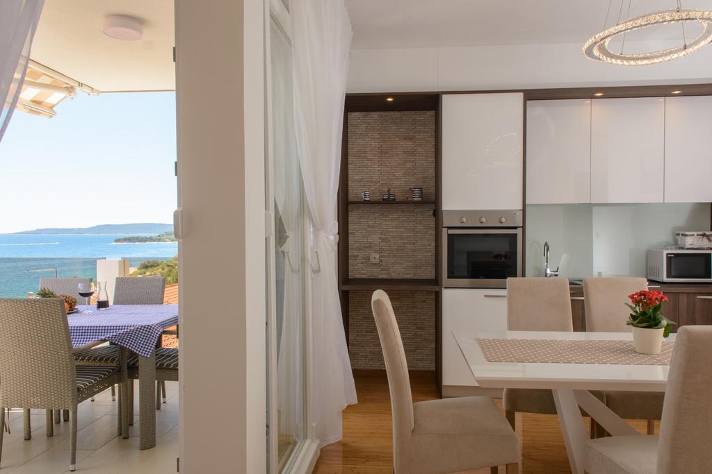 Apartments Villa Atlantis Trogir Bagian luar foto