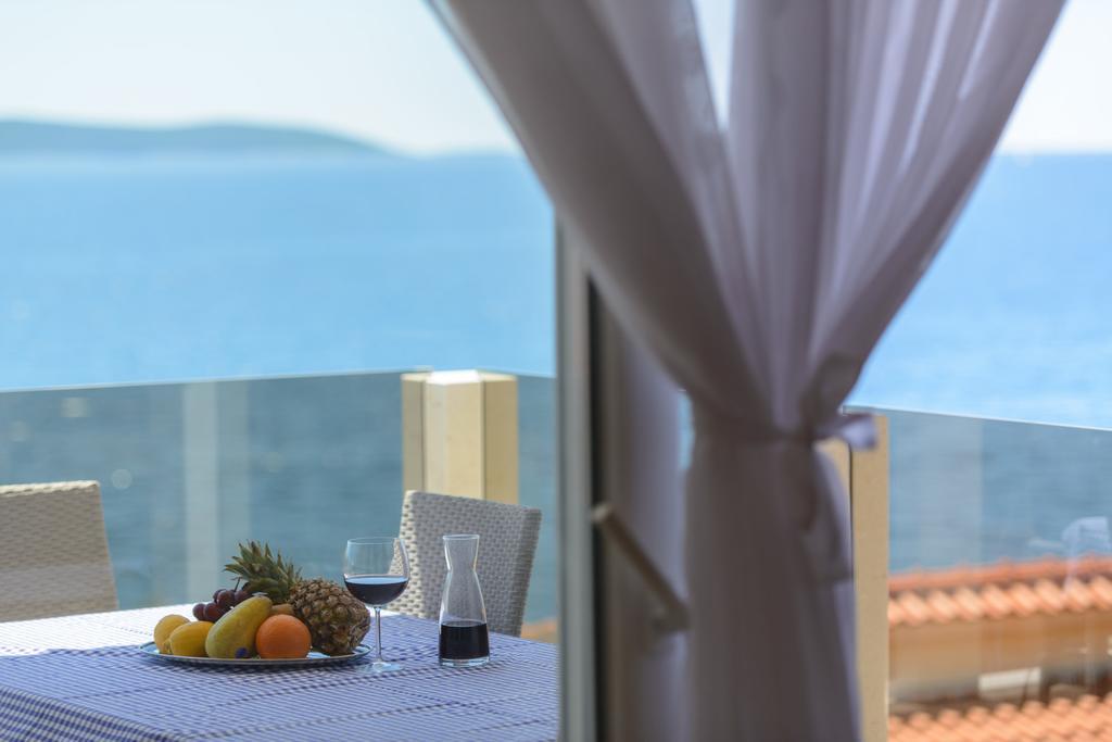 Apartments Villa Atlantis Trogir Bagian luar foto