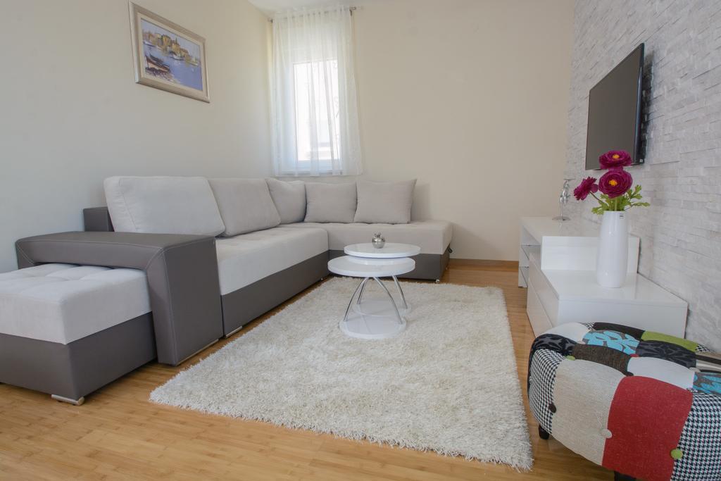 Apartments Villa Atlantis Trogir Bagian luar foto