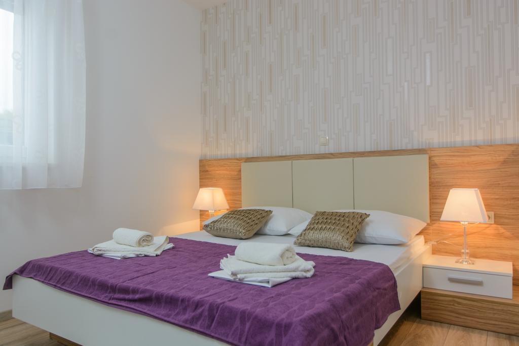 Apartments Villa Atlantis Trogir Bagian luar foto