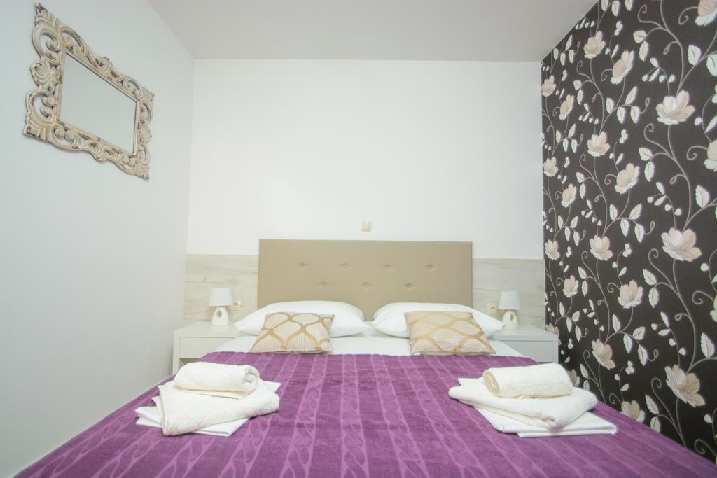 Apartments Villa Atlantis Trogir Bagian luar foto