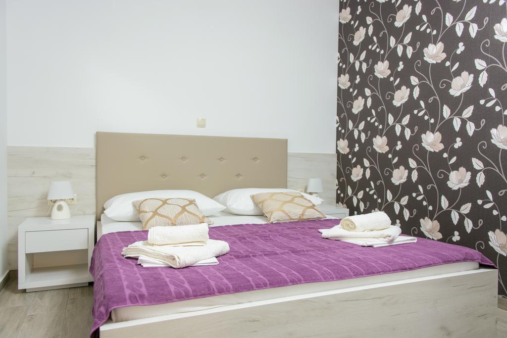 Apartments Villa Atlantis Trogir Bagian luar foto