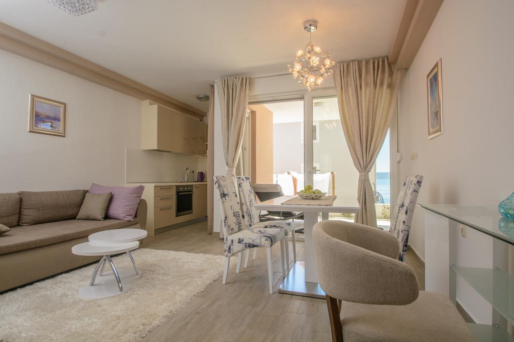 Apartments Villa Atlantis Trogir Bagian luar foto