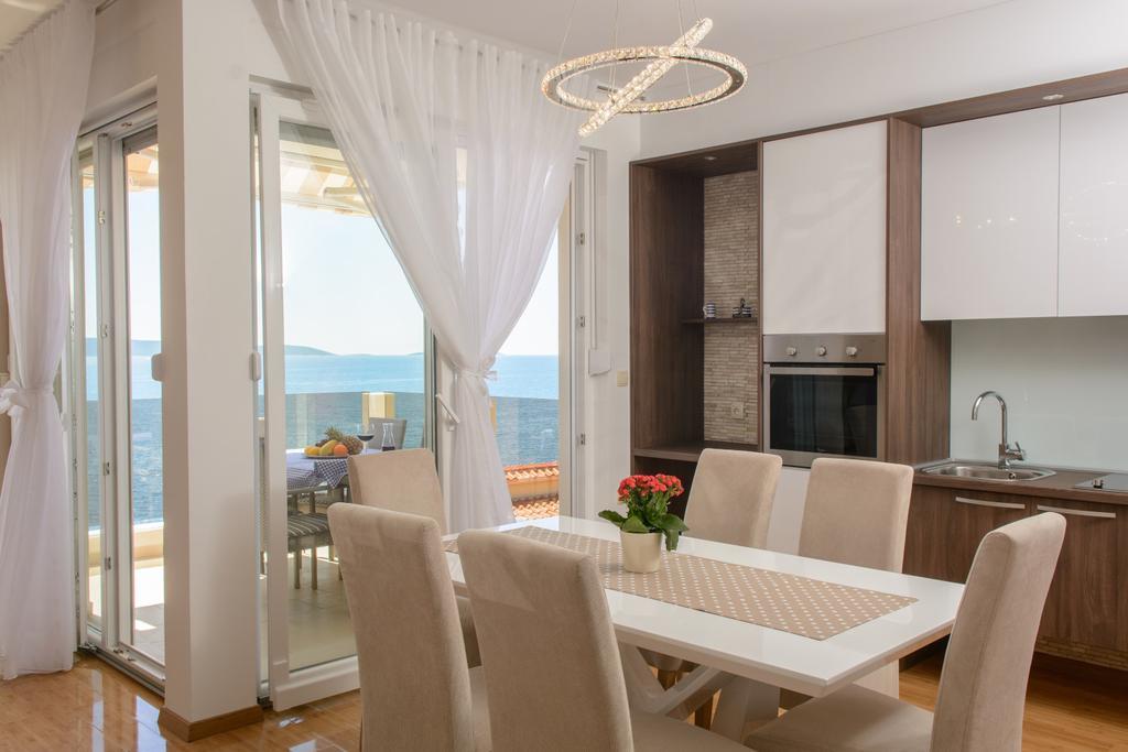 Apartments Villa Atlantis Trogir Bagian luar foto