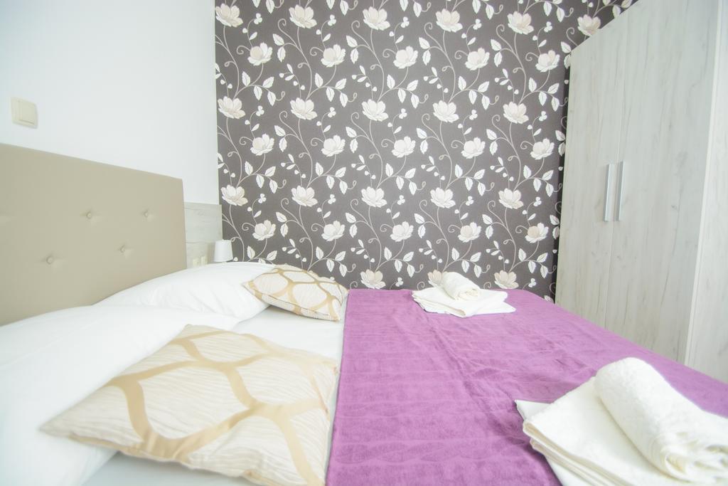 Apartments Villa Atlantis Trogir Bagian luar foto