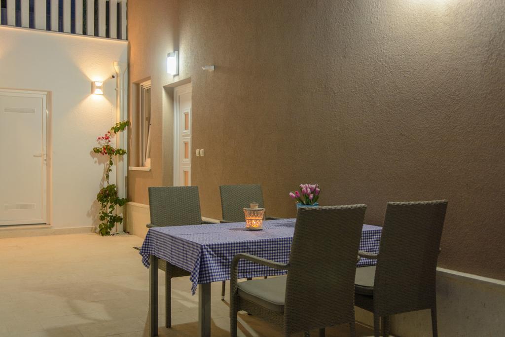 Apartments Villa Atlantis Trogir Bagian luar foto