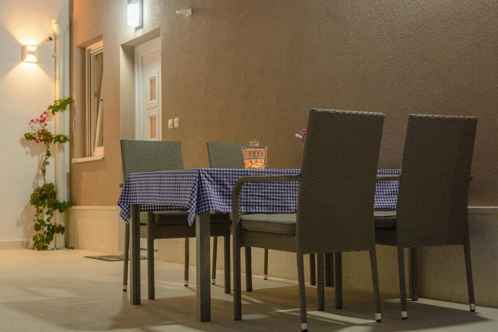 Apartments Villa Atlantis Trogir Bagian luar foto